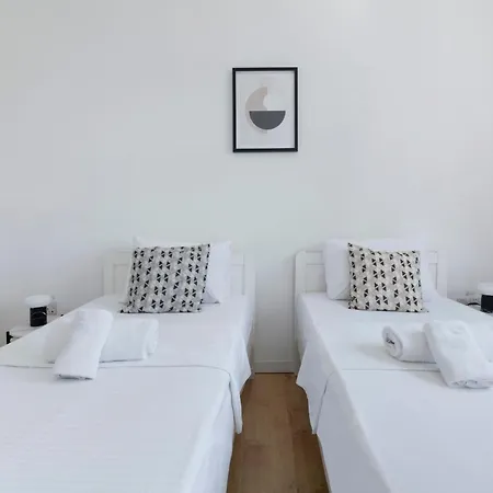 Urban 10th Floor - 2 Bdr *