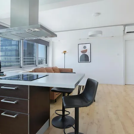 Urban 10th Floor - 2 Bdr Apartamento Nicósia