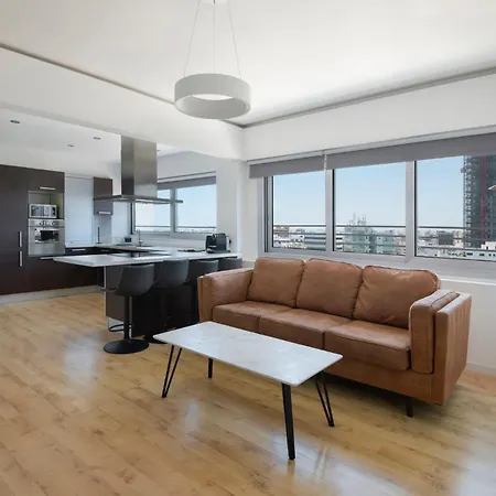 Urban 10th Floor - 2 Bdr Apartment *