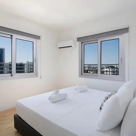 Urban 10th Floor - 2 Bdr Lejlighed *