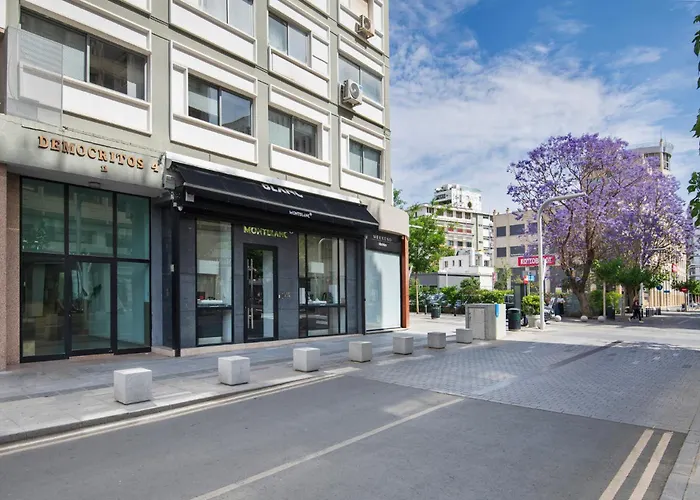 Lägenhet Urban 10th Floor - 2 Bdr Nicosia