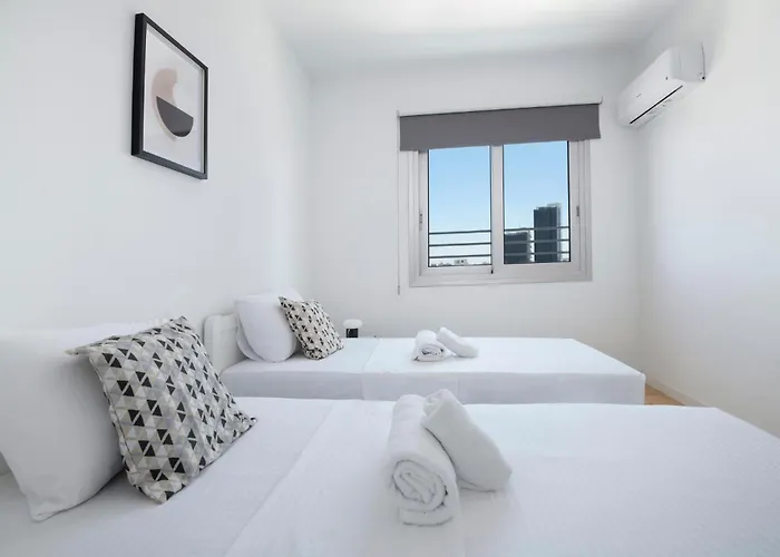 Urban 10th Floor - 2 Bdr *